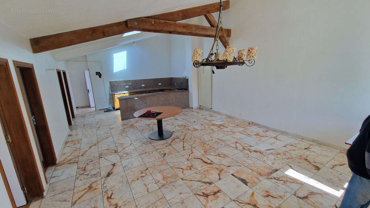 Appartement à VAUGRIGNEUSE