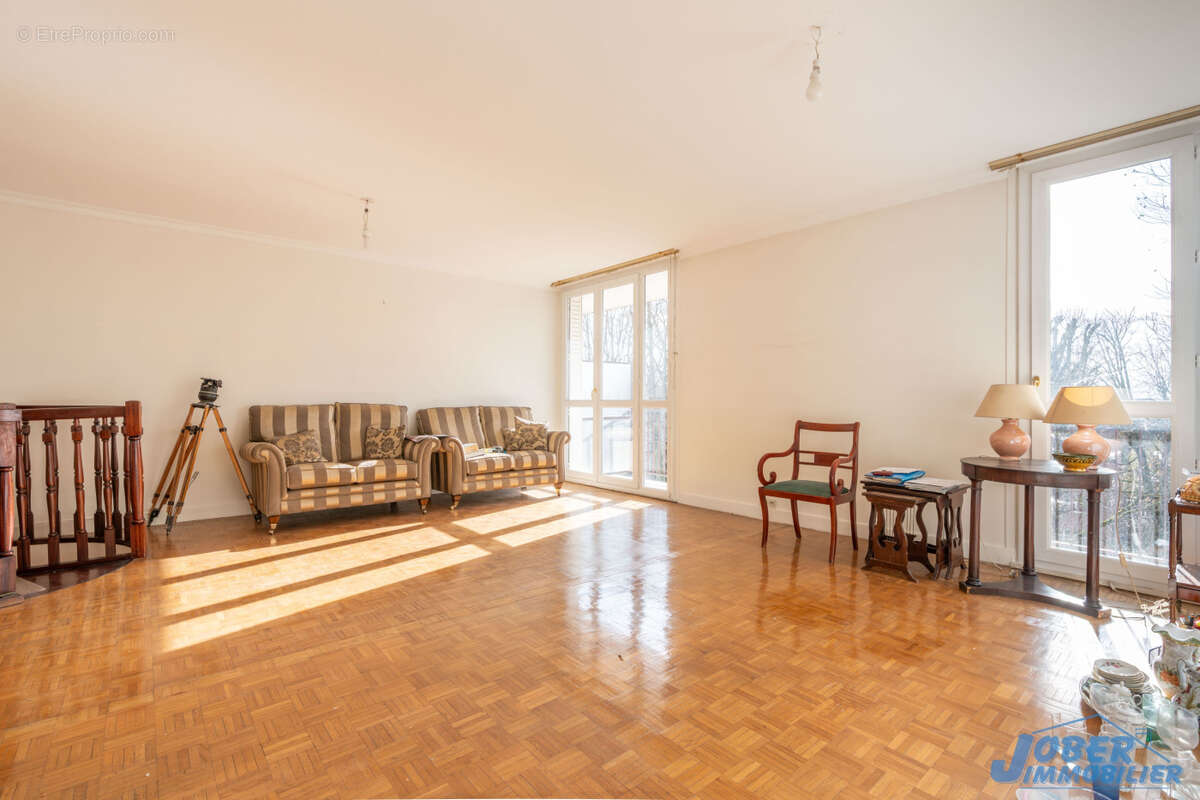 Appartement à NOGENT-SUR-MARNE