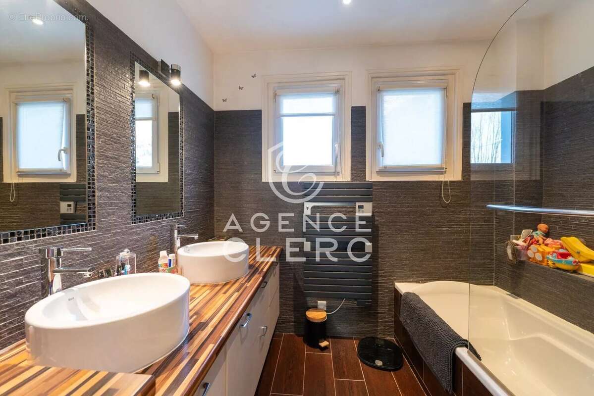 Appartement à ANNECY-LE-VIEUX