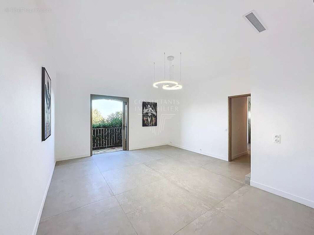 Maison à MANDELIEU-LA-NAPOULE