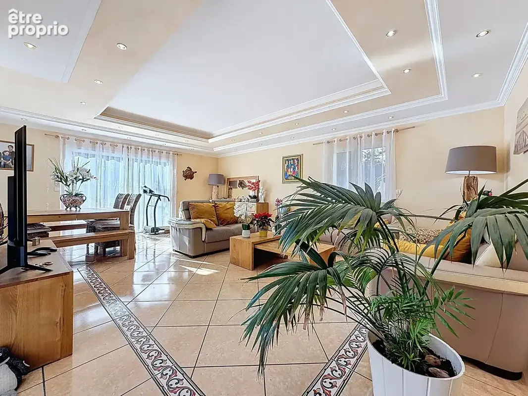 Maison à vendre 7 pièces 166 m2 JUVIGNAC (34) FONTCAUDE - Terrasse / Piscine - Double garage + Sous sol 121 m2 - Terrain clos - photo 6