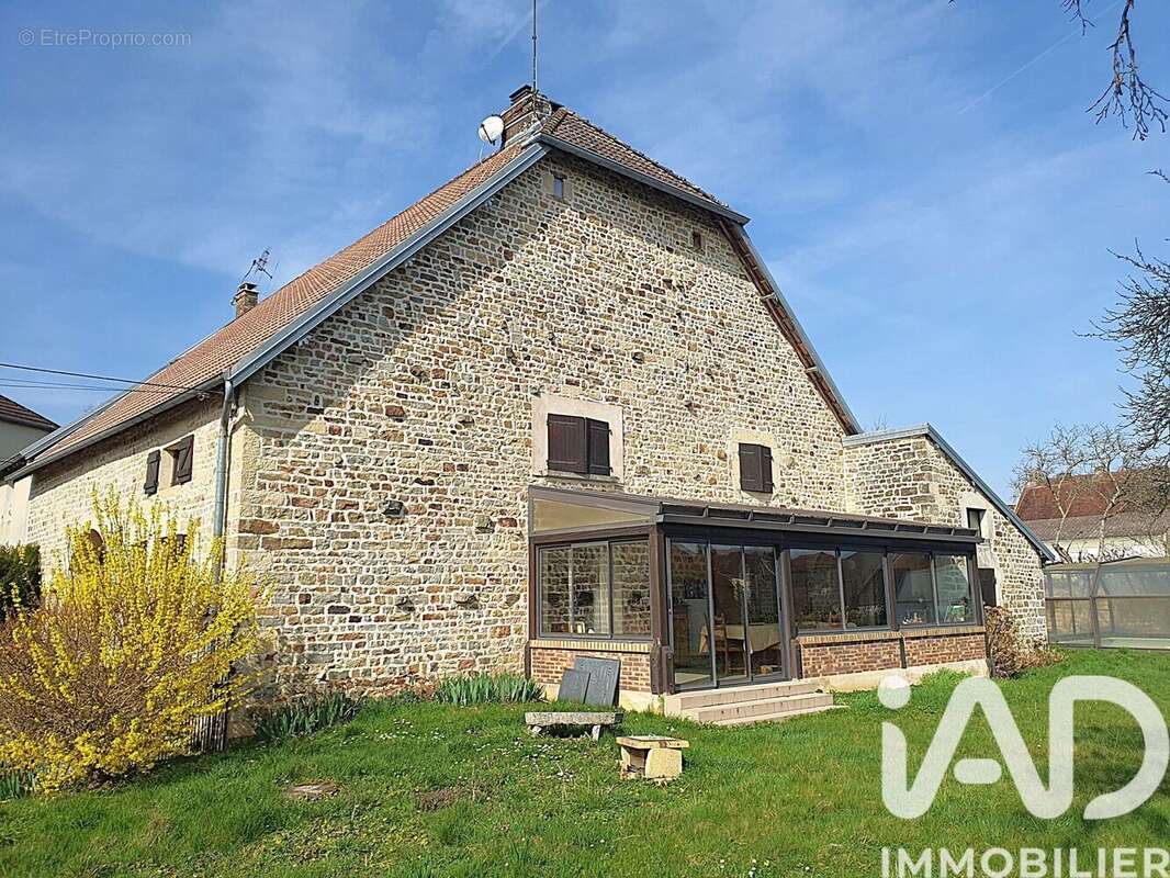 Photo 2 - Maison à PREIGNEY