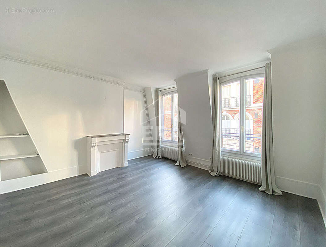 Appartement à LEVALLOIS-PERRET