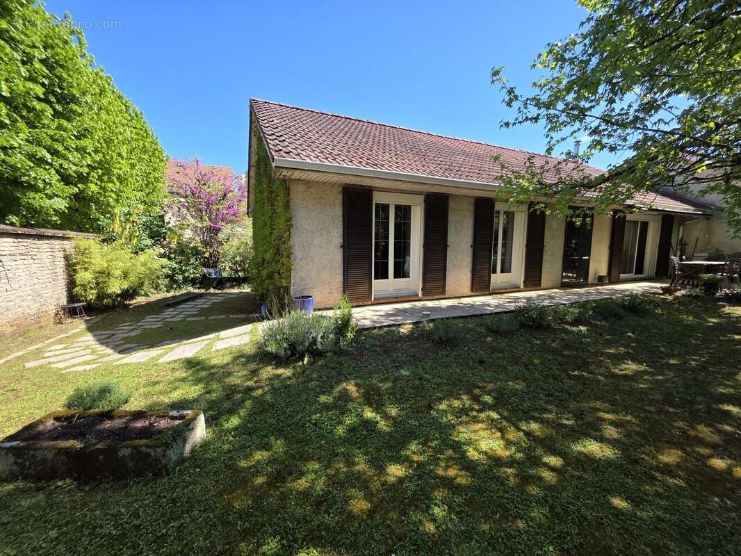Maison à CHENOVE