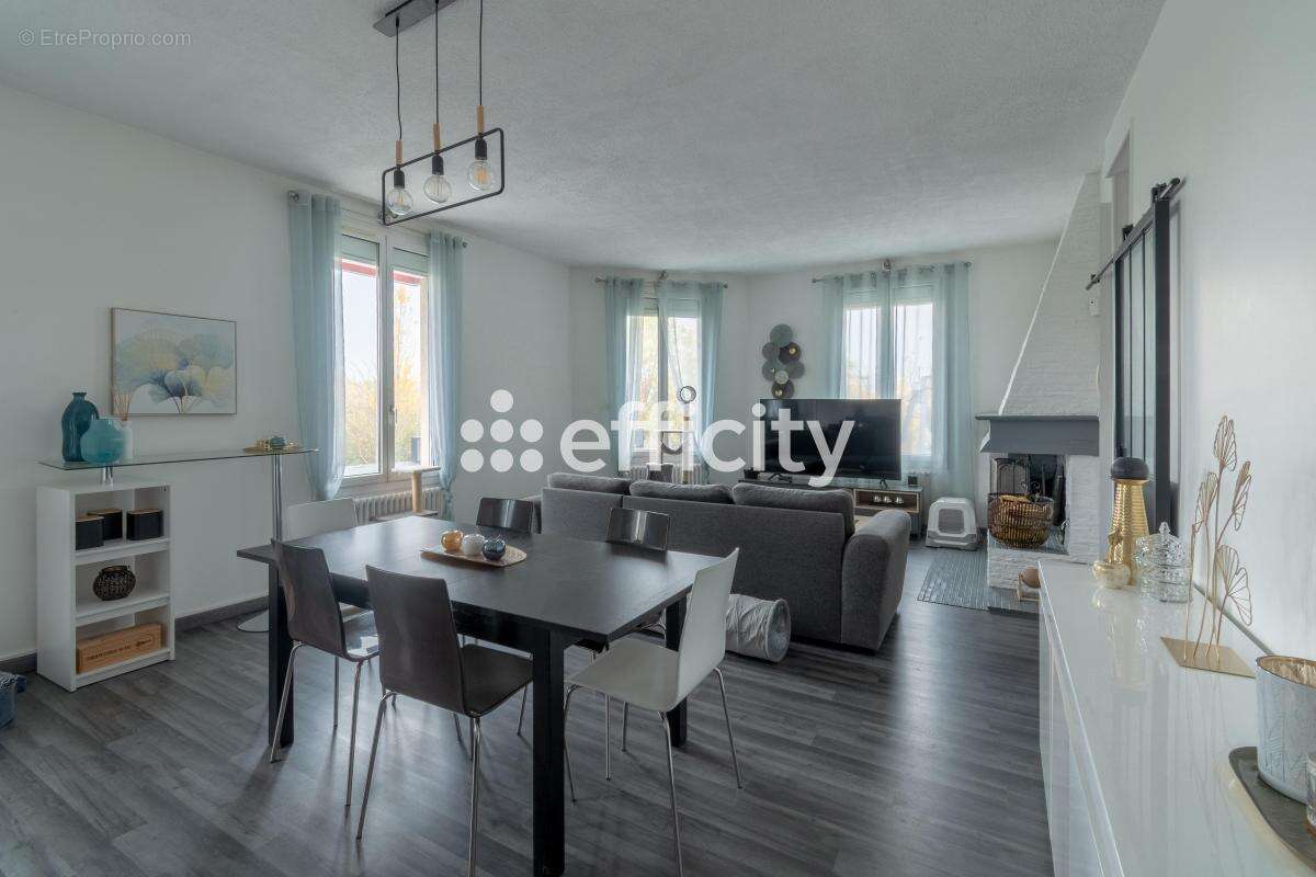 Commerce à VILLENEUVE-LE-ROI