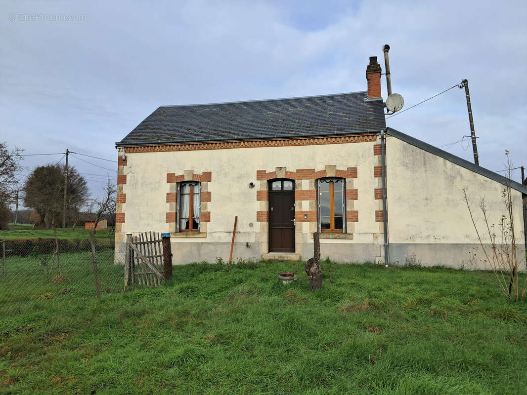 Maison à SURY-PRES-LERE