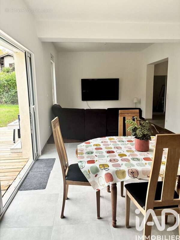 Photo 3 - Maison à PAREMPUYRE