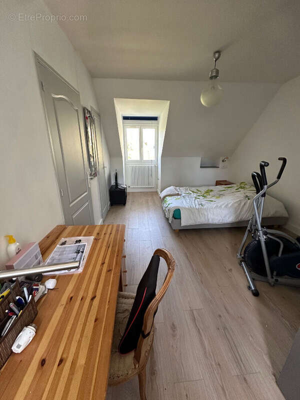 Maison à FEROLLES-ATTILLY