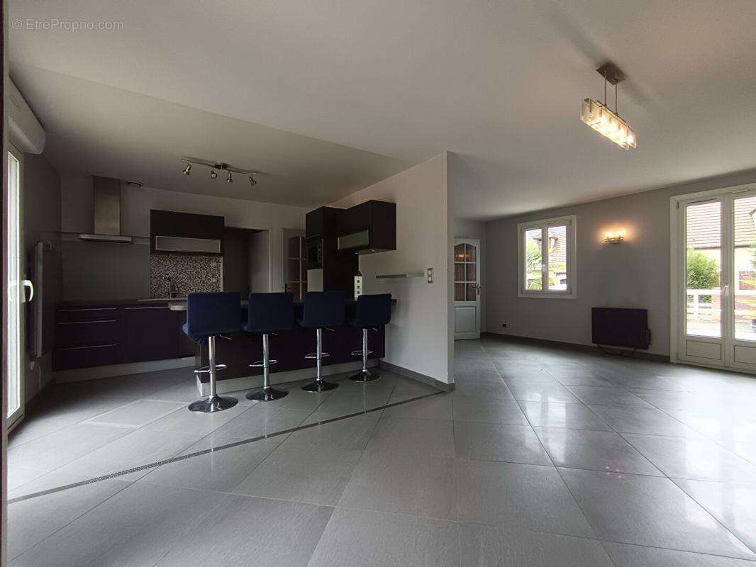 Maison Lamorlaye 5 pièce(s) 101 m2 - photo 2