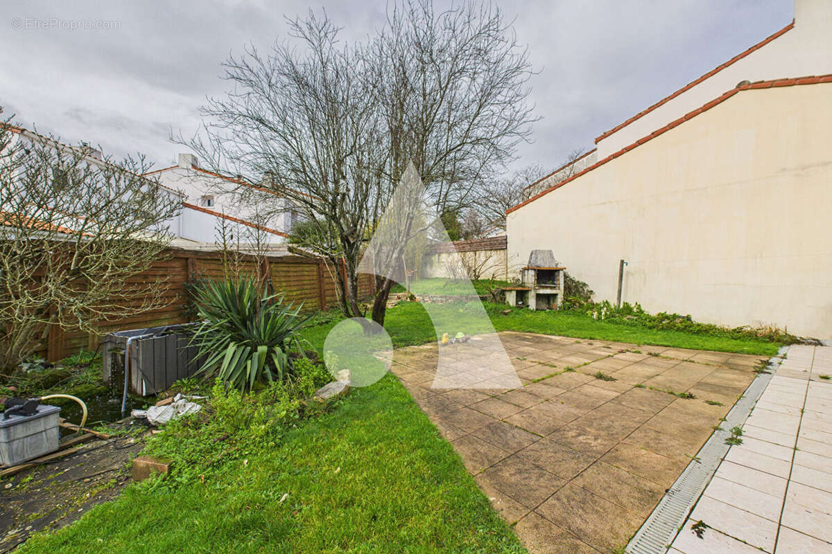 Maison familiale avec Jardin au calme - BOURG SOUS LA ROCHE - photo 6