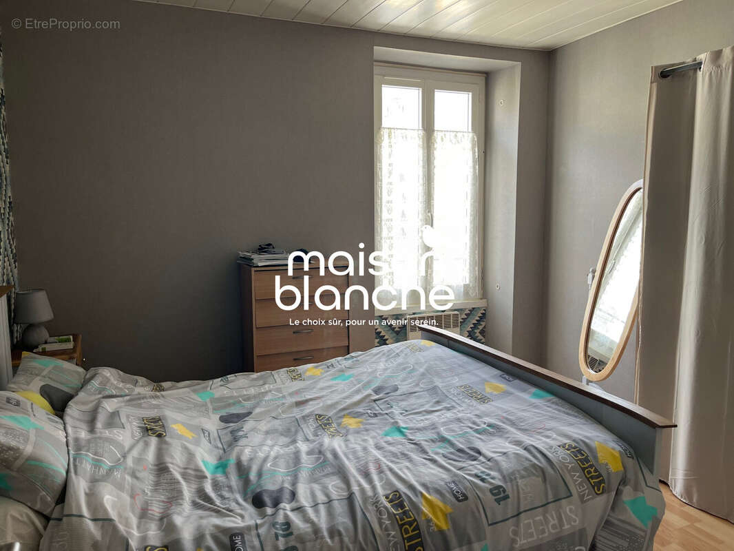 Appartement à SURGERES
