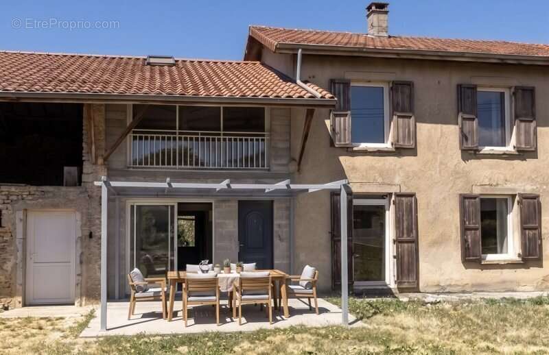 Maison de 7 pièces principales - photo 8