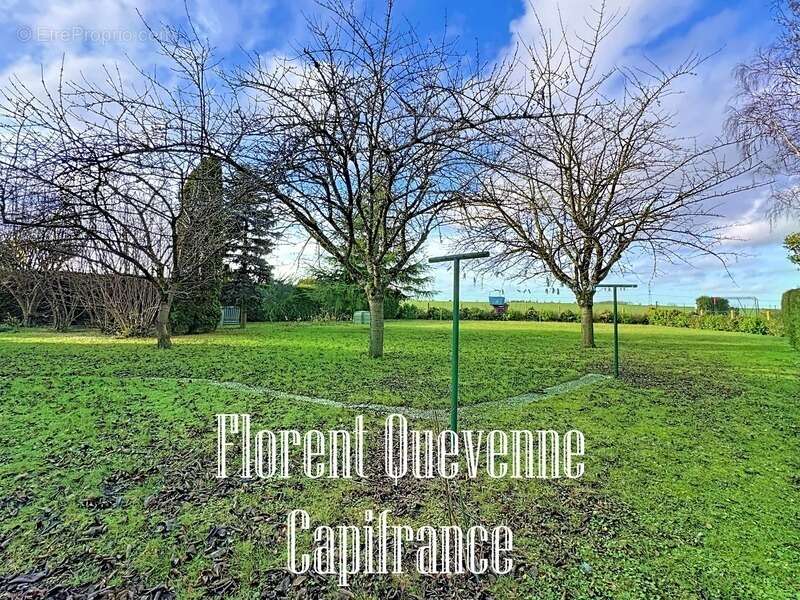 Maison à FEUGUEROLLES-BULLY