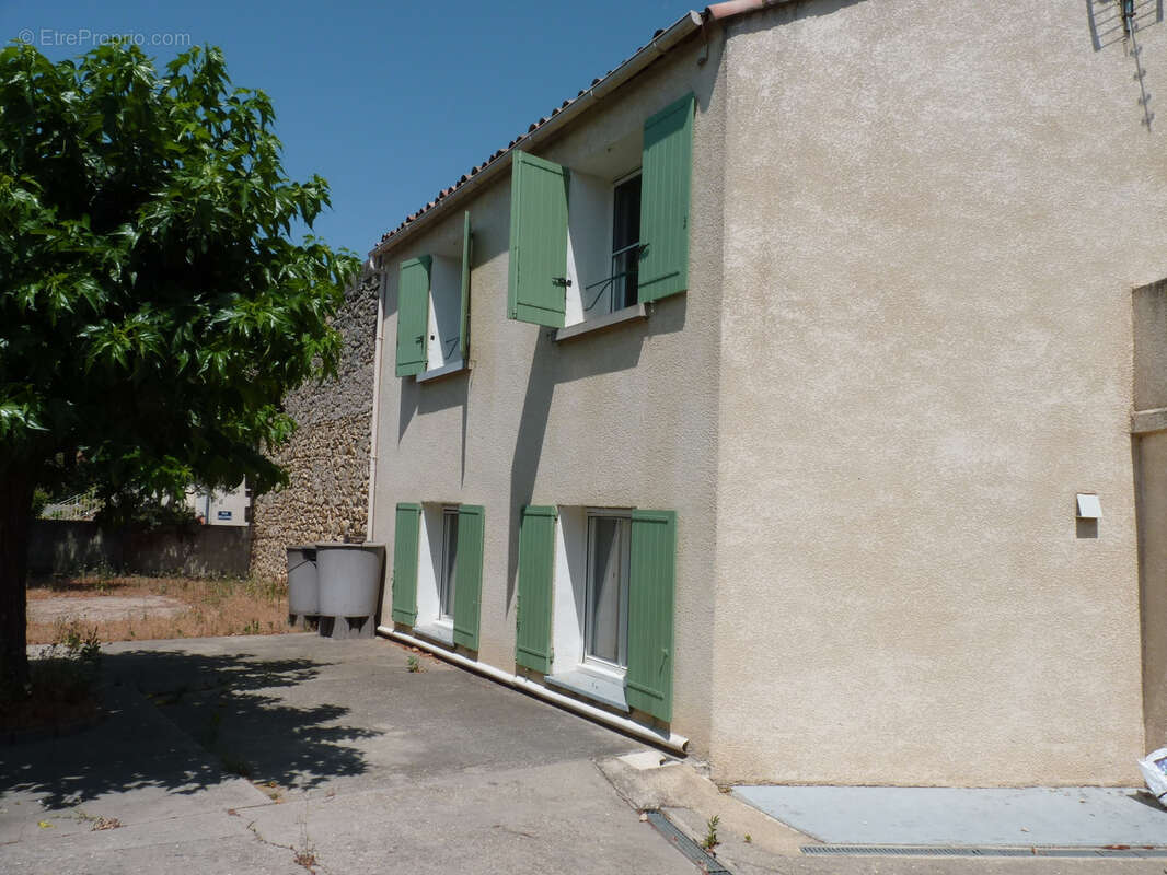 Maison à JONQUIERES-SAINT-VINCENT