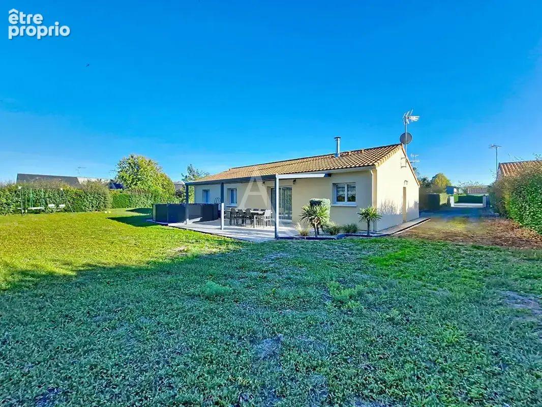 Maison de plain-pied située à st Macaire du bois. - photo 17