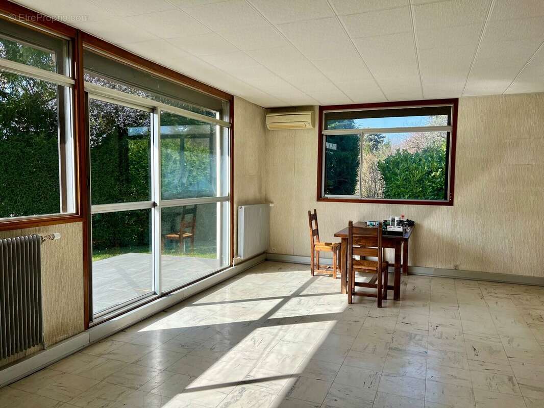 Maison à COUBLEVIE