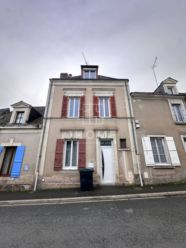 Maison à FENEU