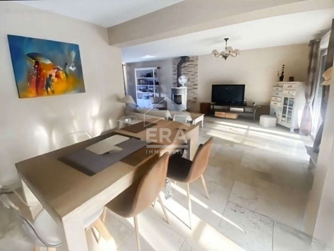 Maison à COMBS-LA-VILLE