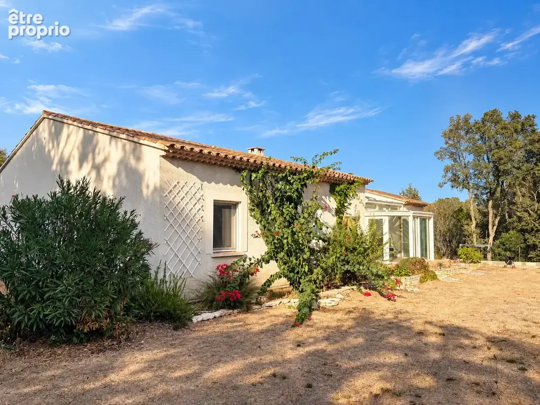 Villa avec piscine sur 5 000 m2 de terrain - photo 15