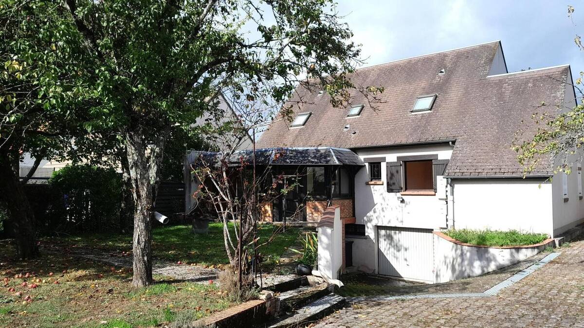 Photo 1 - Maison à SAINT-JEAN-DE-BRAYE