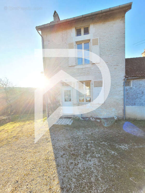 Maison à AUBEPIERRE-SUR-AUBE