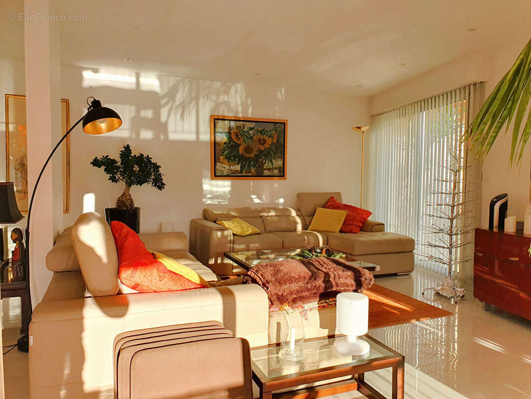 Appartement à MANDELIEU-LA-NAPOULE