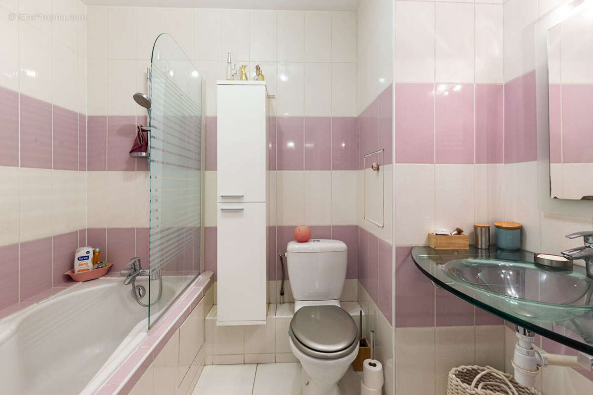 Appartement à COURBEVOIE