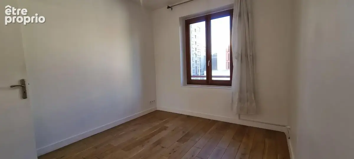 VIEUX-PORT – T3 90 m² – Grands volumes – Balcon – Cave - photo 10