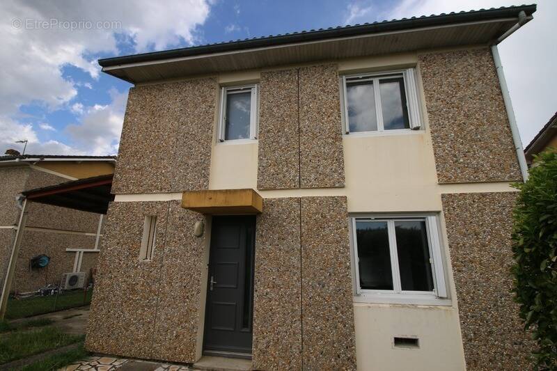 Maison à SAINT-SULPICE-DE-FALEYRENS