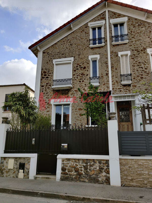 Maison à LE PERREUX-SUR-MARNE