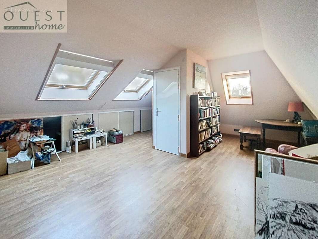 Maison à CHARBONNIERES-LES-BAINS