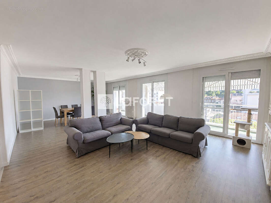 Appartement à SAINT-ETIENNE