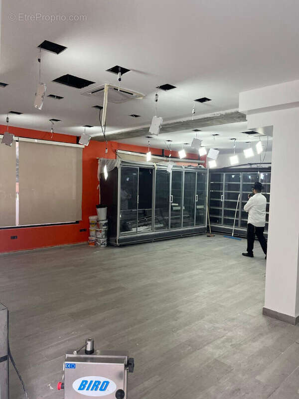 Cession bail local 104 m² Rue Petit 100000 - photo 4