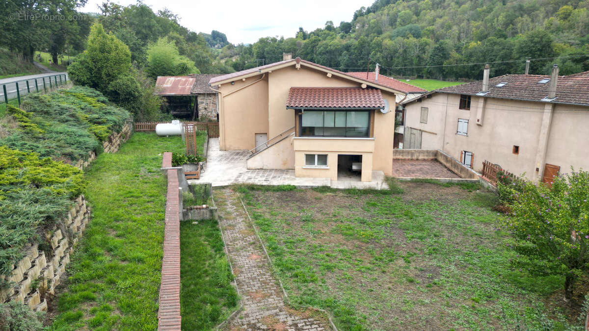 Maison à LAMURE-SUR-AZERGUES