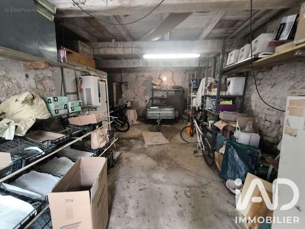Commerce 43 m² à Revest-Du-Bion  - photo 5