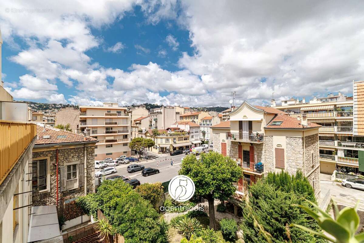Nice // Valrose : Duplex / Terrasse 100m2 / Dernier étage / Traversant - photo 8