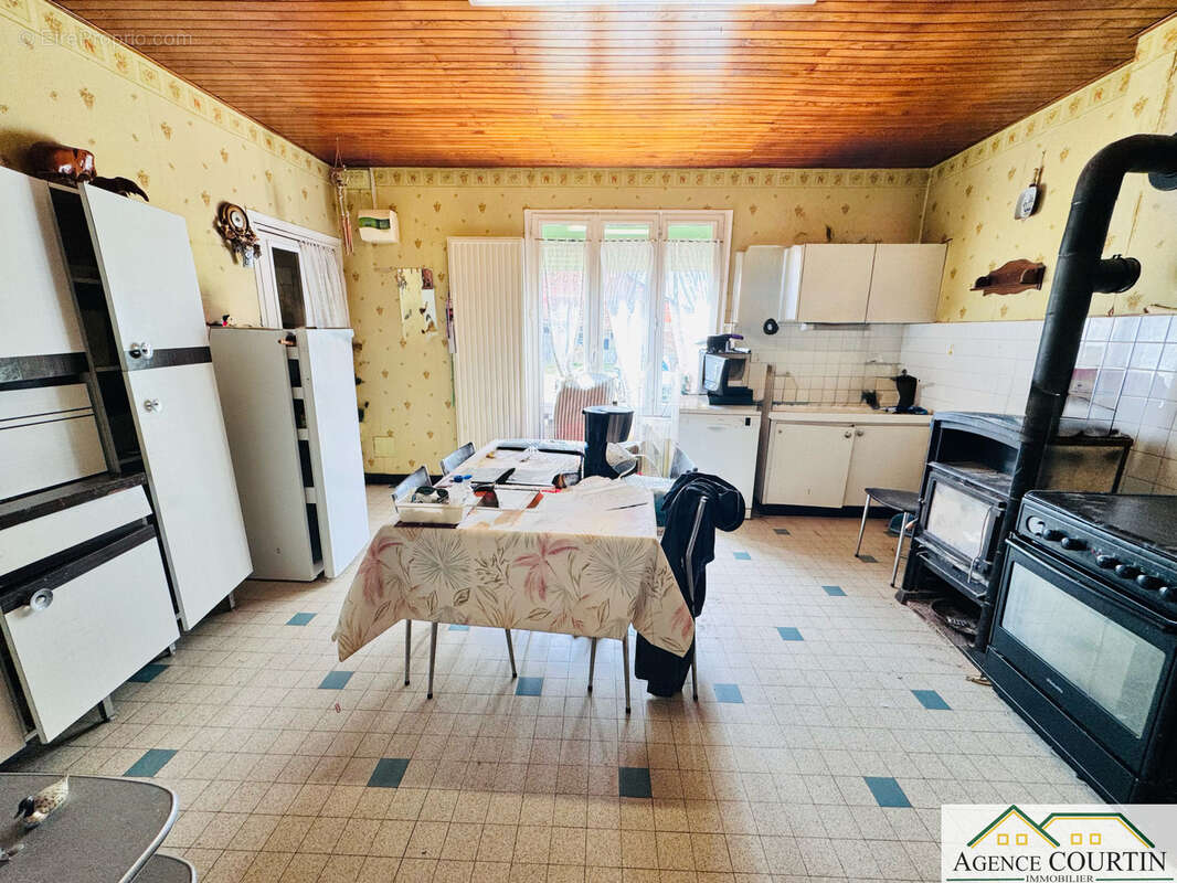 Maison à FRANGY-EN-BRESSE