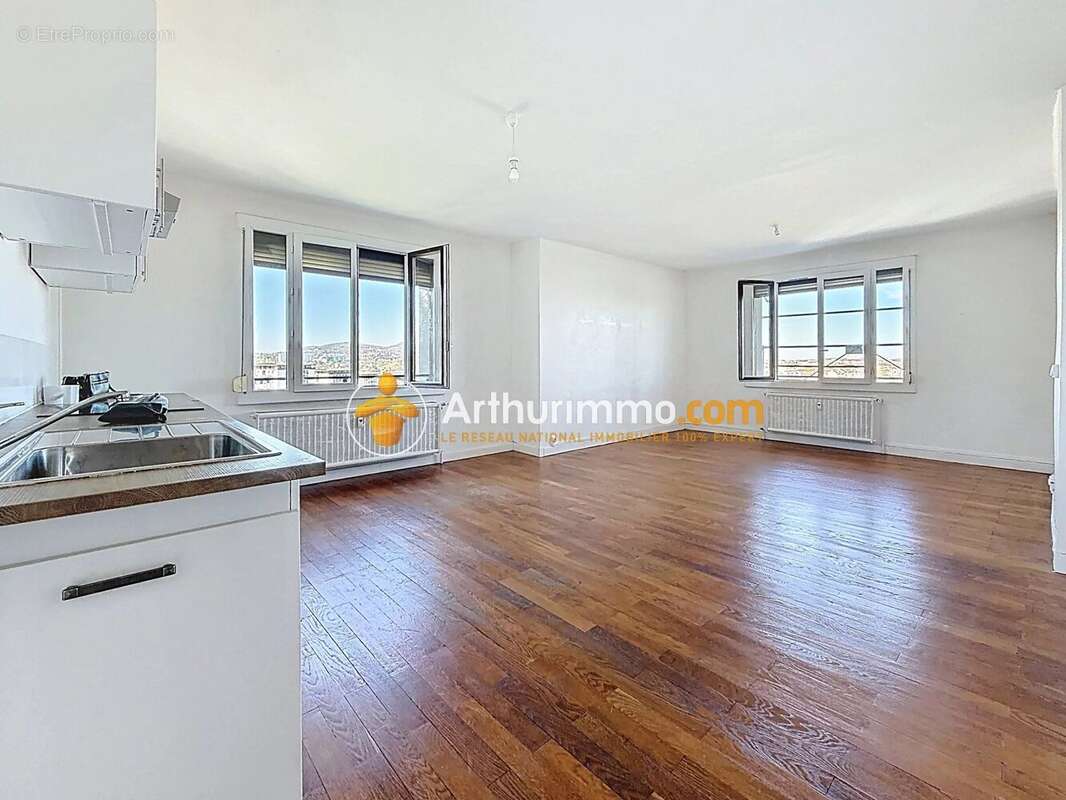 Appartement à LYON-9E