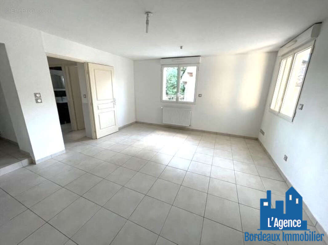 Appartement à CAMBLANES-ET-MEYNAC
