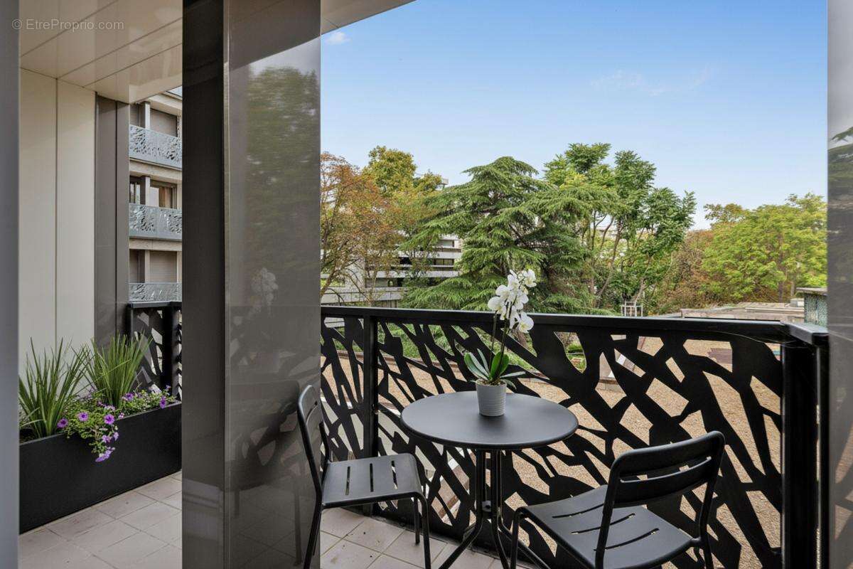 Appartement à PARIS-8E