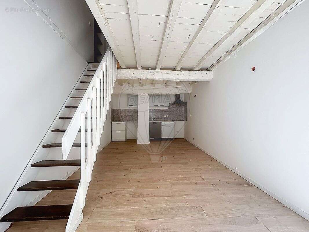 Maison à BELLEGARDE
