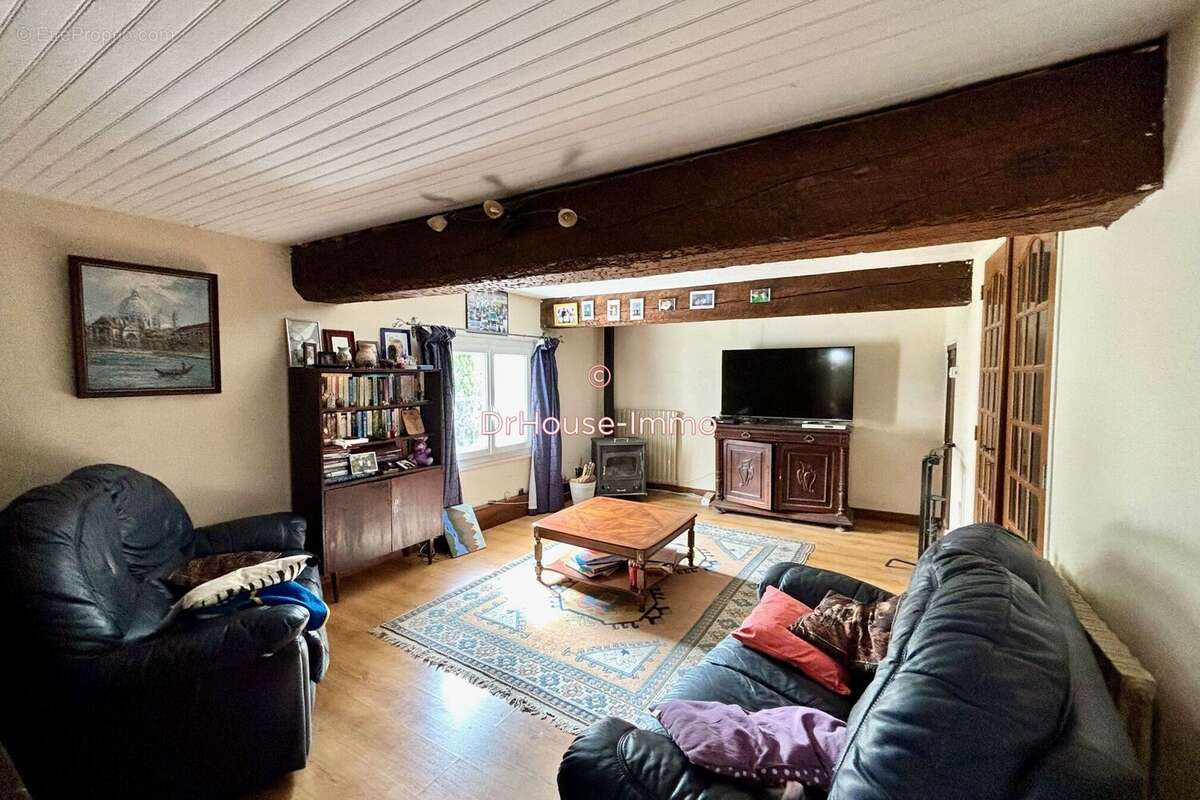 Maison à SAINT-MARTIN-DE-VILLEREGLAN