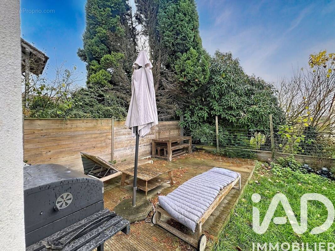 Photo 1 - Maison à BUSSY-SAINT-GEORGES