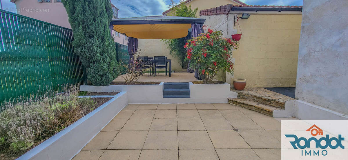 Maison à IS-SUR-TILLE