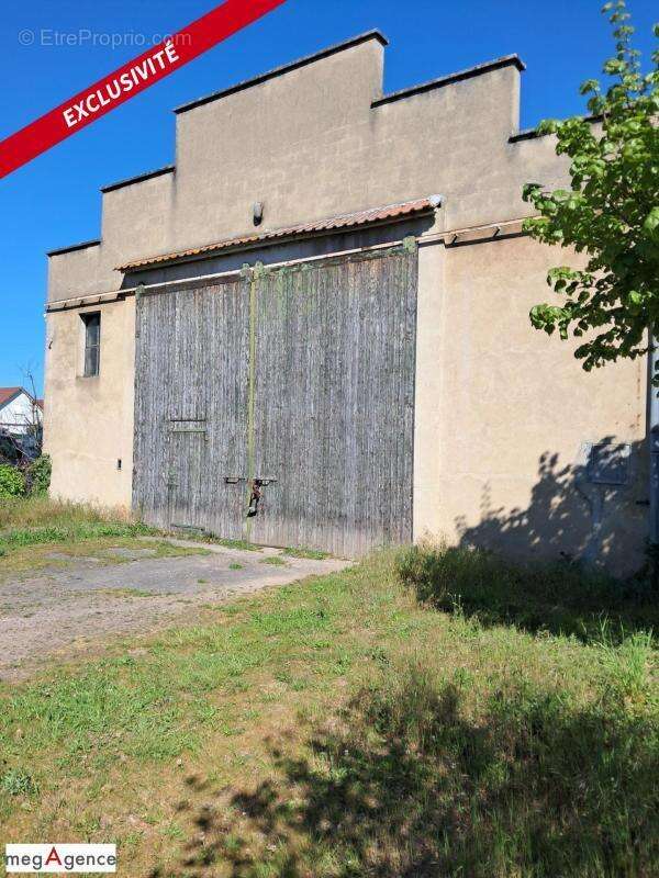 Garage/ Stockage 360 m² sur 715 m² de parcelle - photo 4