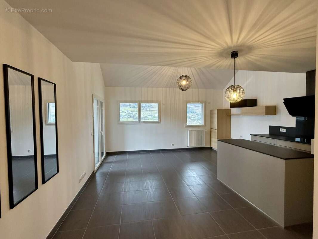 Appartement à SAINT-JEOIRE-PRIEURE