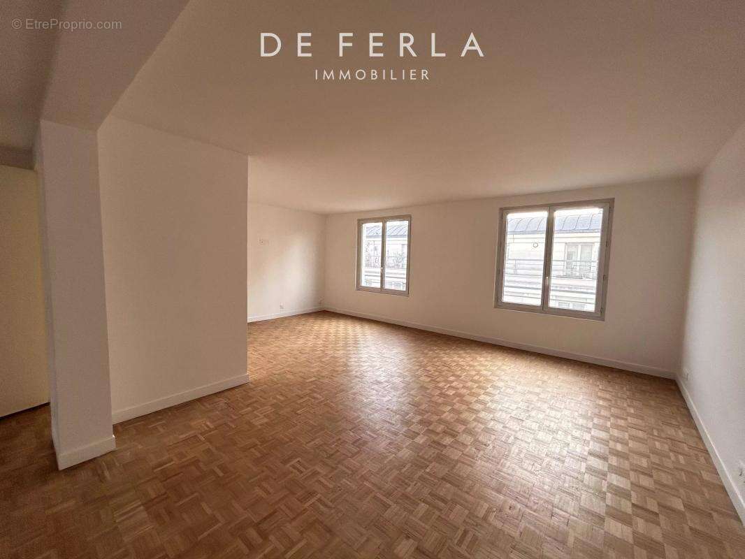 Appartement à PARIS-15E