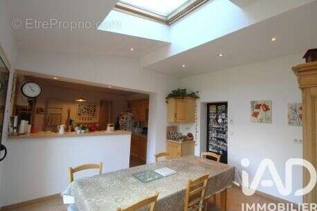 Photo 4 - Maison à YVRE-L'EVEQUE