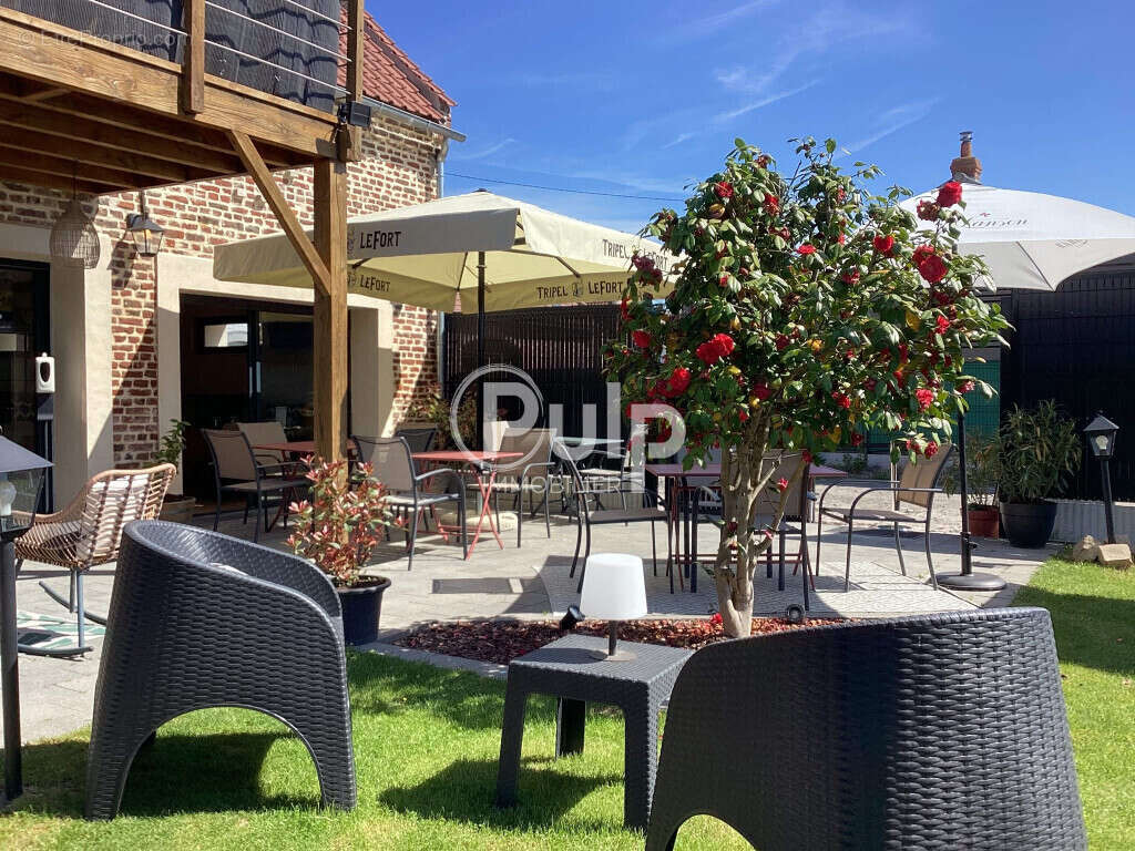 Commerce à FRESNES-LES-MONTAUBAN