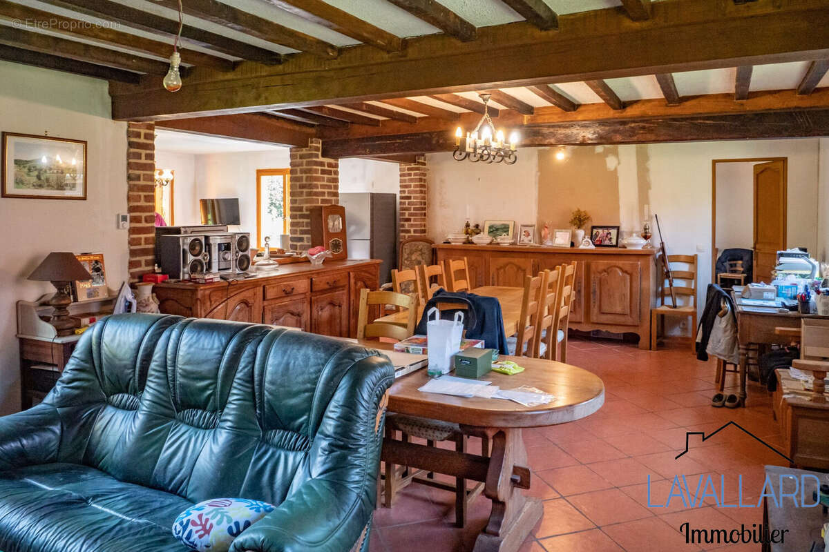 Maison à BEAUFORT-EN-SANTERRE